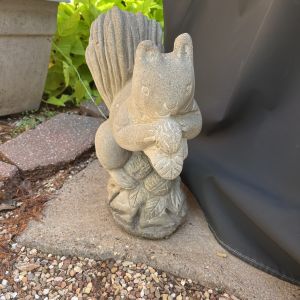 Outdoor Squirrel Statue